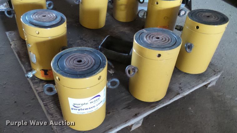 image for item DD1964 (2) Enerpac hydraulic jack