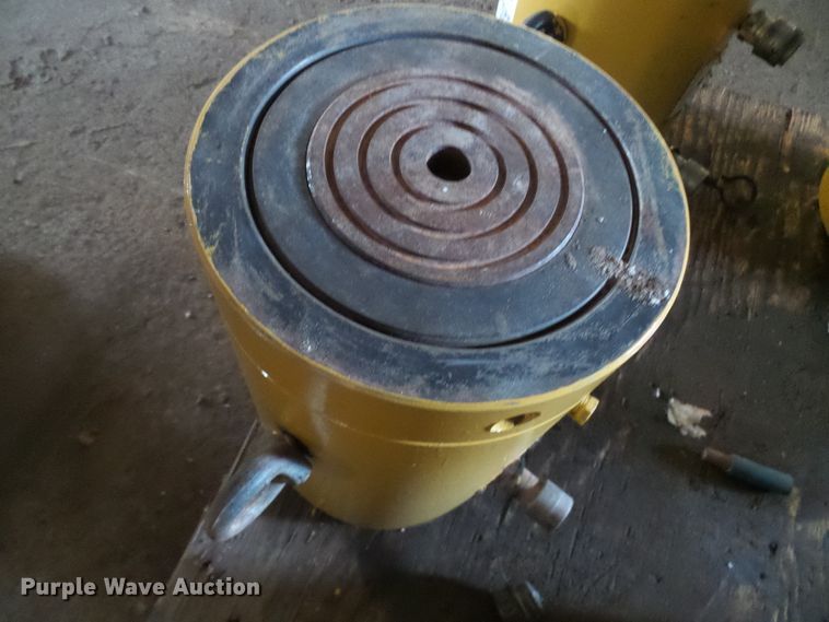 image for item DD1964 (2) Enerpac hydraulic jack