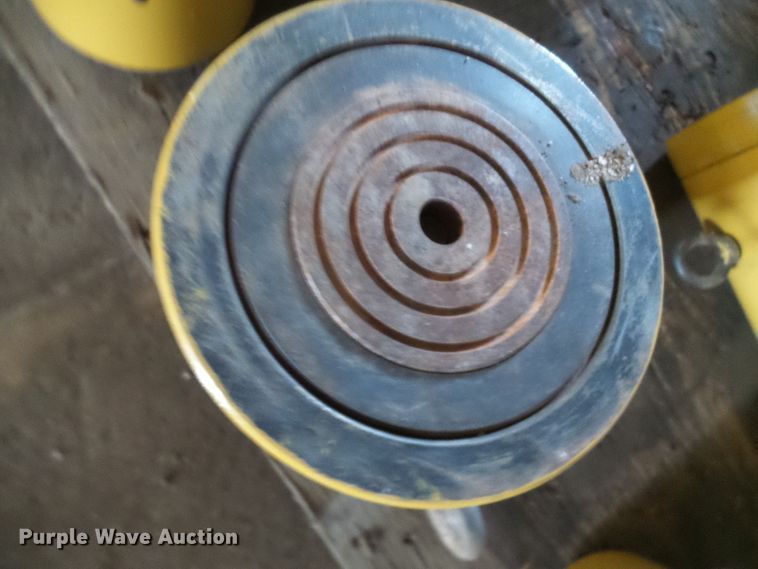 image for item DD1964 (2) Enerpac hydraulic jack