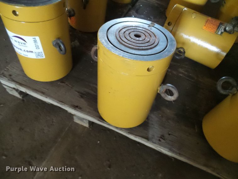 image for item DD1964 (2) Enerpac hydraulic jack