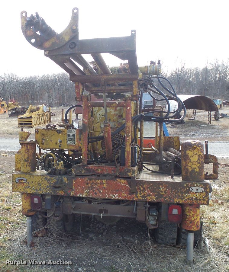 image for item DD1968 Mobile B40 drilling rig bed