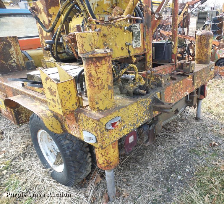 image for item DD1968 Mobile B40 drilling rig bed
