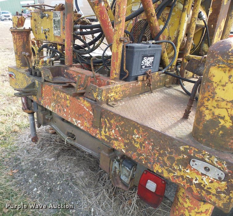 image for item DD1968 Mobile B40 drilling rig bed