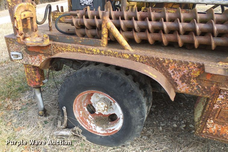 image for item DD1968 Mobile B40 drilling rig bed