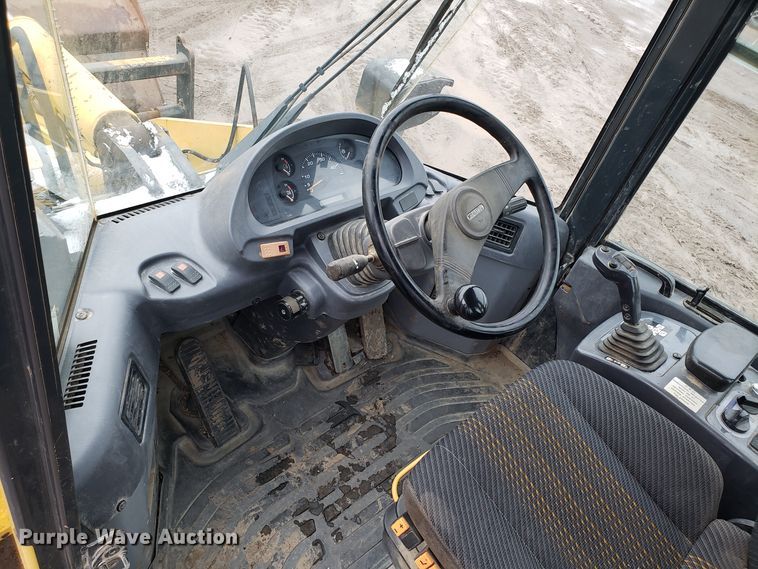 image for item DD2654 2005 Komatsu WA200-5 wheel loader