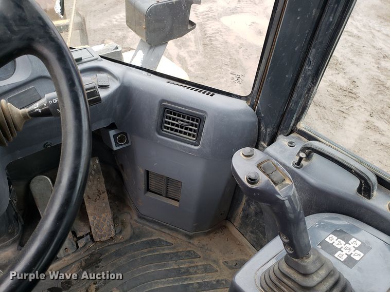 image for item DD2654 2005 Komatsu WA200-5 wheel loader