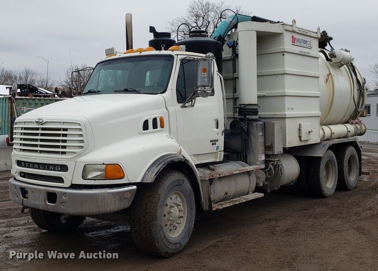 image for item DD2656 2005 Sterling LT9500 vacuum truck