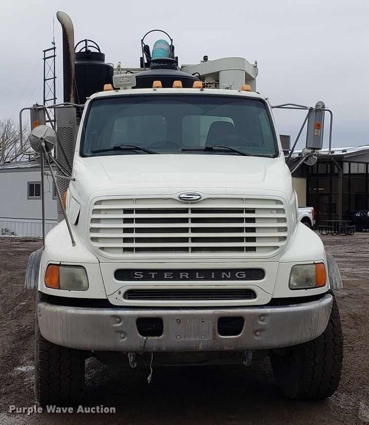 image for item DD2656 2005 Sterling LT9500 vacuum truck