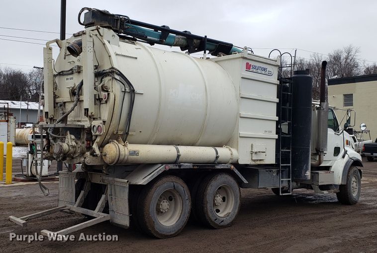 image for item DD2656 2005 Sterling LT9500 vacuum truck