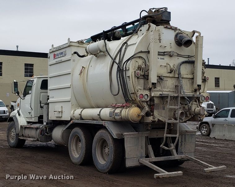 image for item DD2656 2005 Sterling LT9500 vacuum truck