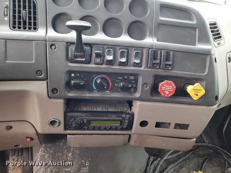 image for item DD2656 2005 Sterling LT9500 vacuum truck