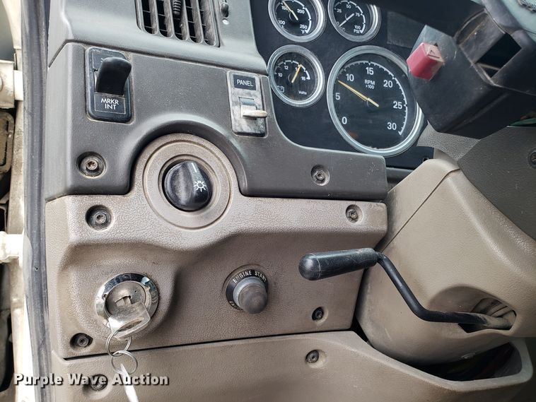 image for item DD2656 2005 Sterling LT9500 vacuum truck