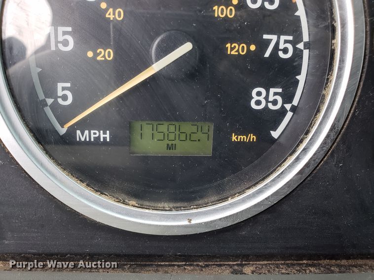 image for item DD2656 2005 Sterling LT9500 vacuum truck