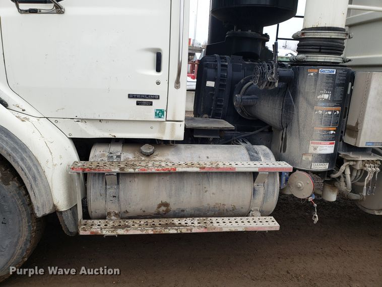 image for item DD2656 2005 Sterling LT9500 vacuum truck