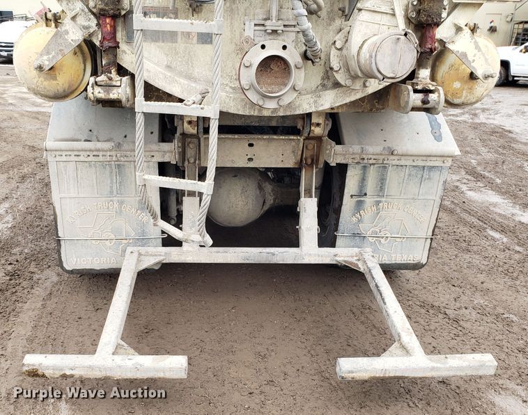 image for item DD2656 2005 Sterling LT9500 vacuum truck