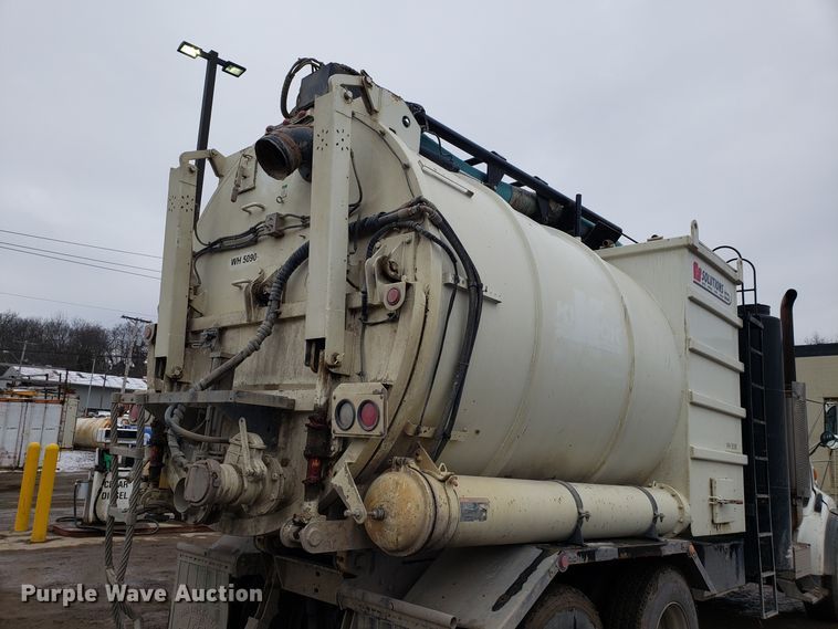 image for item DD2656 2005 Sterling LT9500 vacuum truck