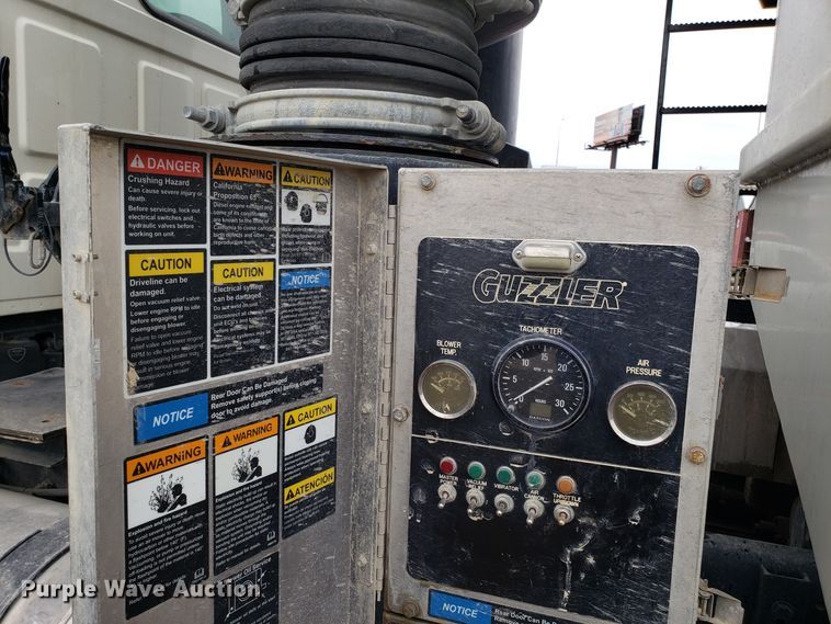 image for item DD2656 2005 Sterling LT9500 vacuum truck