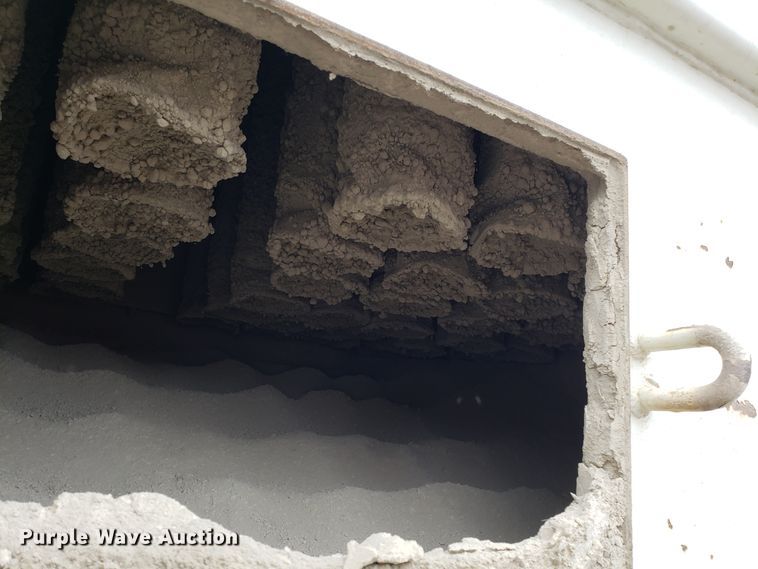 image for item DD2656 2005 Sterling LT9500 vacuum truck