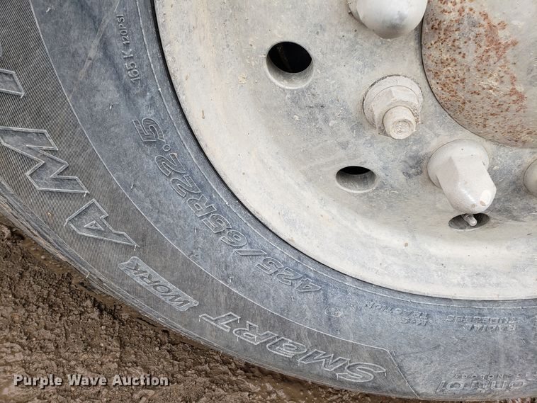 image for item DD2656 2005 Sterling LT9500 vacuum truck