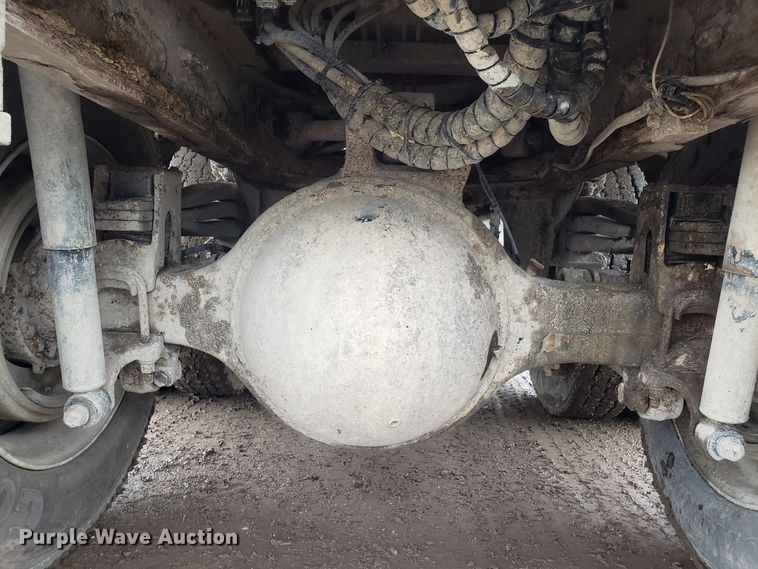 image for item DD2656 2005 Sterling LT9500 vacuum truck