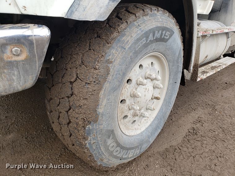 image for item DD2656 2005 Sterling LT9500 vacuum truck