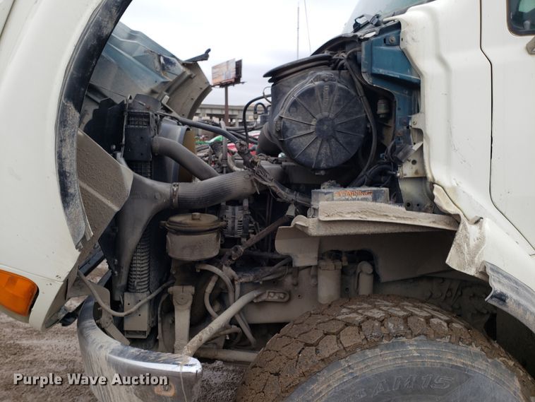 image for item DD2656 2005 Sterling LT9500 vacuum truck