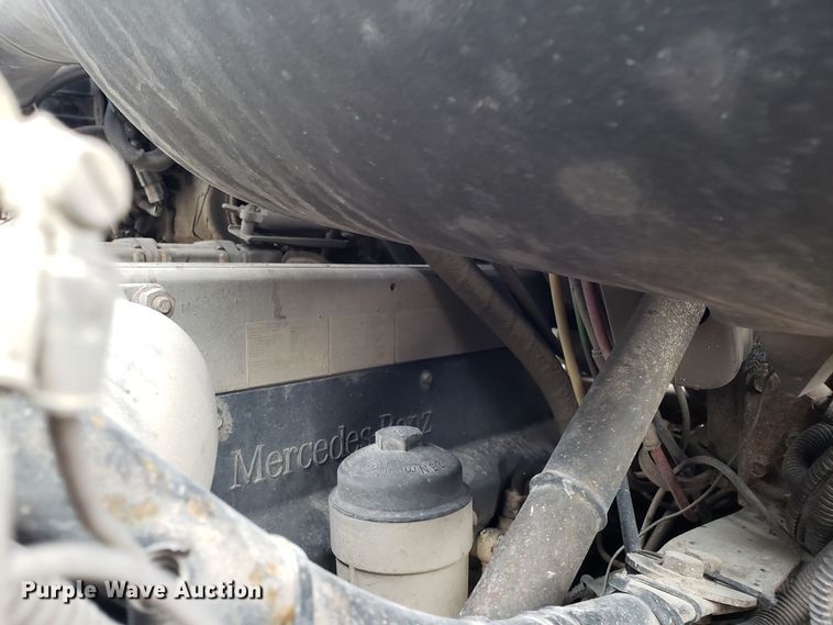 image for item DD2656 2005 Sterling LT9500 vacuum truck