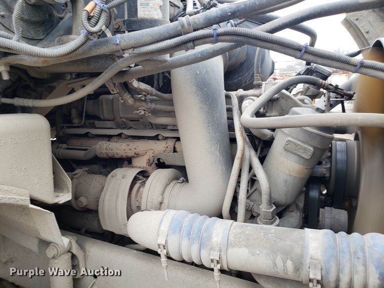 image for item DD2656 2005 Sterling LT9500 vacuum truck