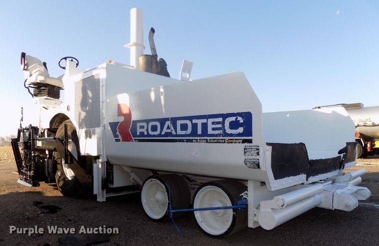 image for item DG2493 2008 Roadtec RP190 paver