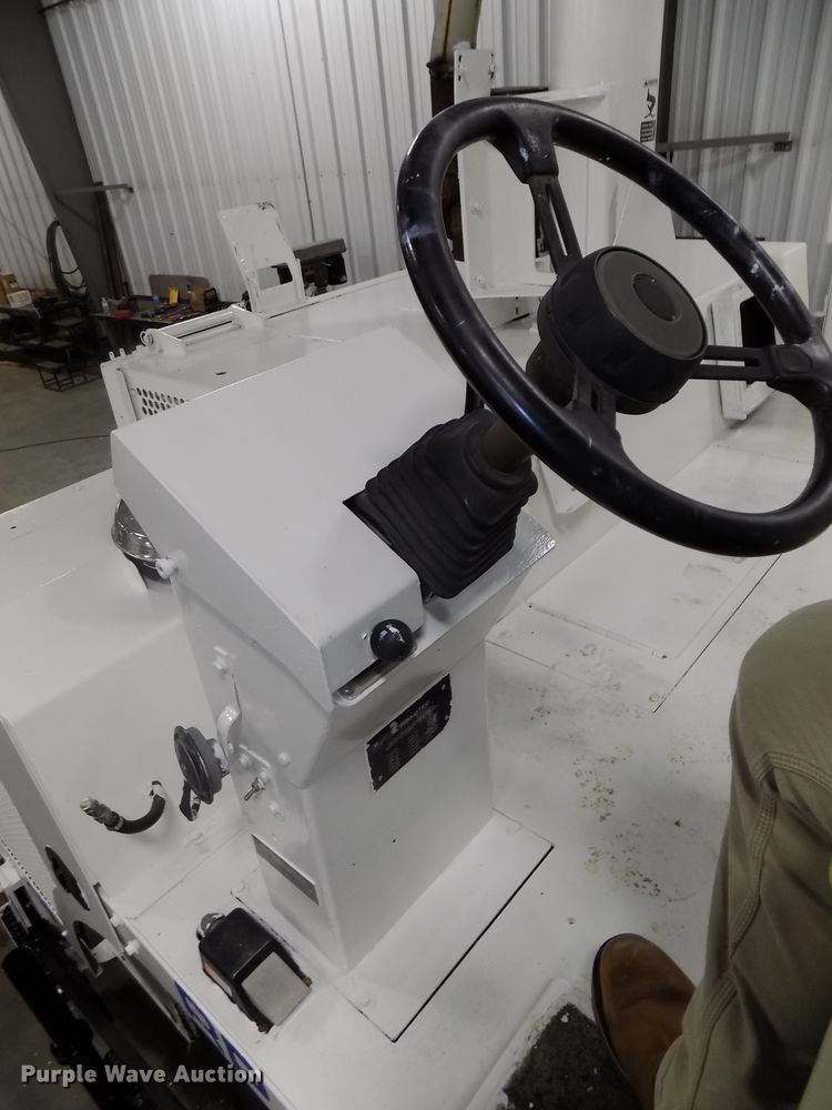 image for item DG2493 2008 Roadtec RP190 paver