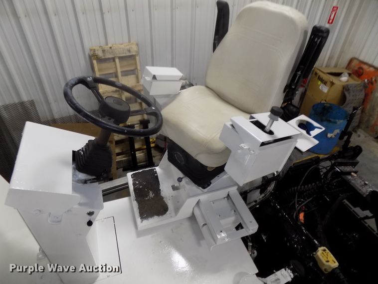 image for item DG2493 2008 Roadtec RP190 paver