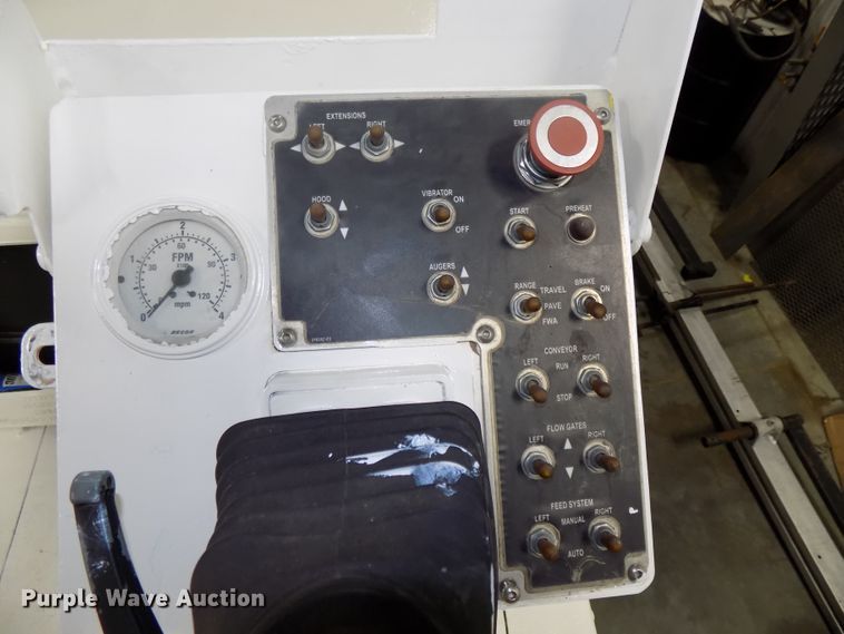 image for item DG2493 2008 Roadtec RP190 paver