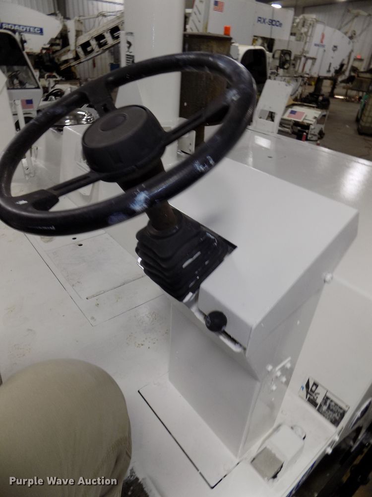 image for item DG2493 2008 Roadtec RP190 paver