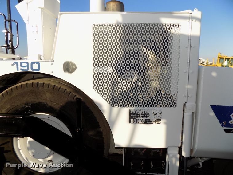 image for item DG2493 2008 Roadtec RP190 paver