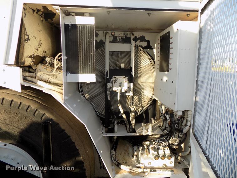 image for item DG2493 2008 Roadtec RP190 paver