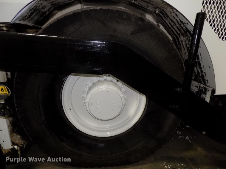 image for item DG2493 2008 Roadtec RP190 paver