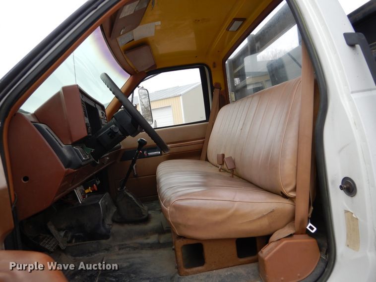 image for item DH5078 1994 Chevrolet Kodiak C6500 flatbed truck