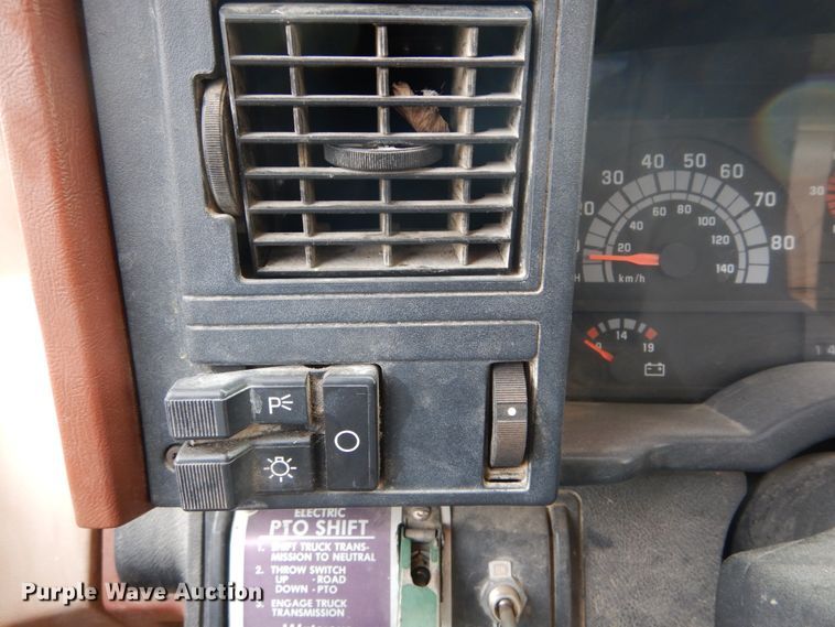 image for item DH5078 1994 Chevrolet Kodiak C6500 flatbed truck