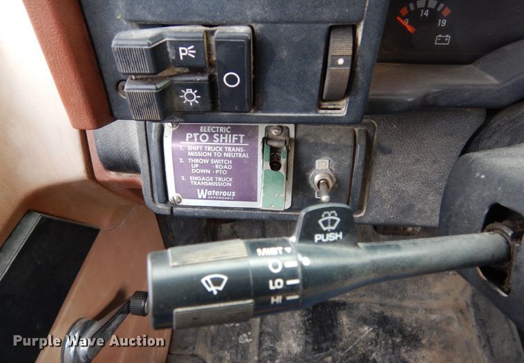 image for item DH5078 1994 Chevrolet Kodiak C6500 flatbed truck