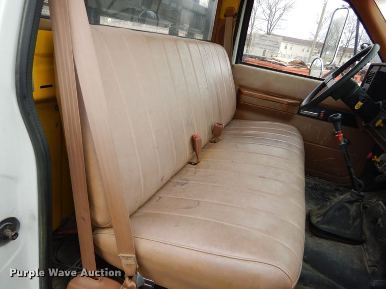 image for item DH5078 1994 Chevrolet Kodiak C6500 flatbed truck