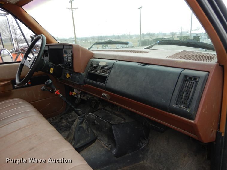 image for item DH5078 1994 Chevrolet Kodiak C6500 flatbed truck