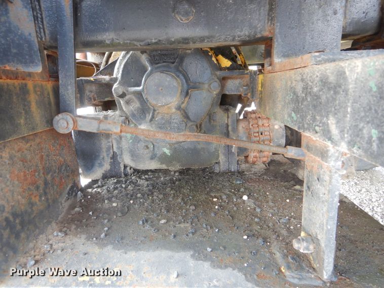 image for item DH5078 1994 Chevrolet Kodiak C6500 flatbed truck