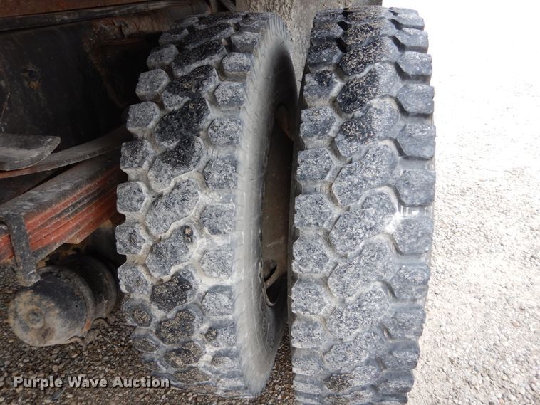 image for item DH5078 1994 Chevrolet Kodiak C6500 flatbed truck