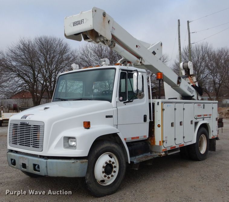 image for item DH5079 2003 Freightliner FL70 bucket truck