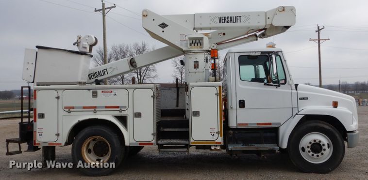 image for item DH5079 2003 Freightliner FL70 bucket truck