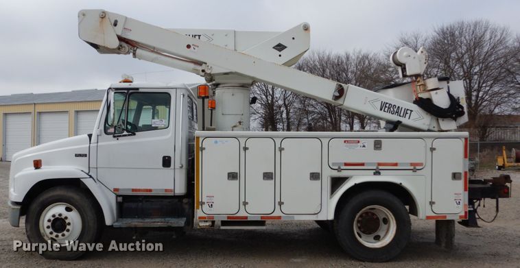 image for item DH5079 2003 Freightliner FL70 bucket truck