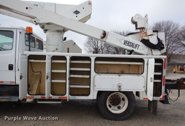 image for item DH5079 2003 Freightliner FL70 bucket truck