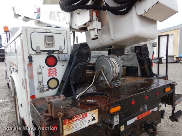 image for item DH5079 2003 Freightliner FL70 bucket truck