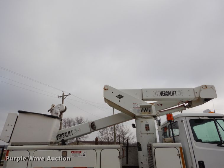 image for item DH5079 2003 Freightliner FL70 bucket truck