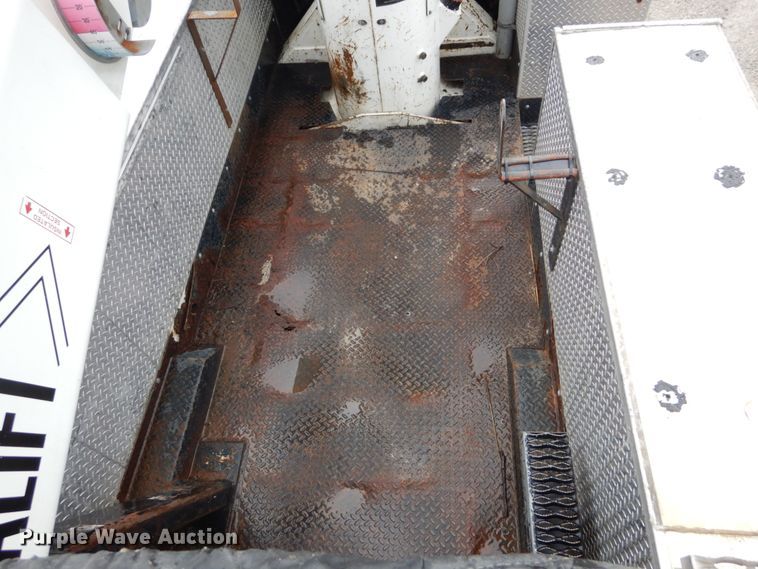 image for item DH5079 2003 Freightliner FL70 bucket truck